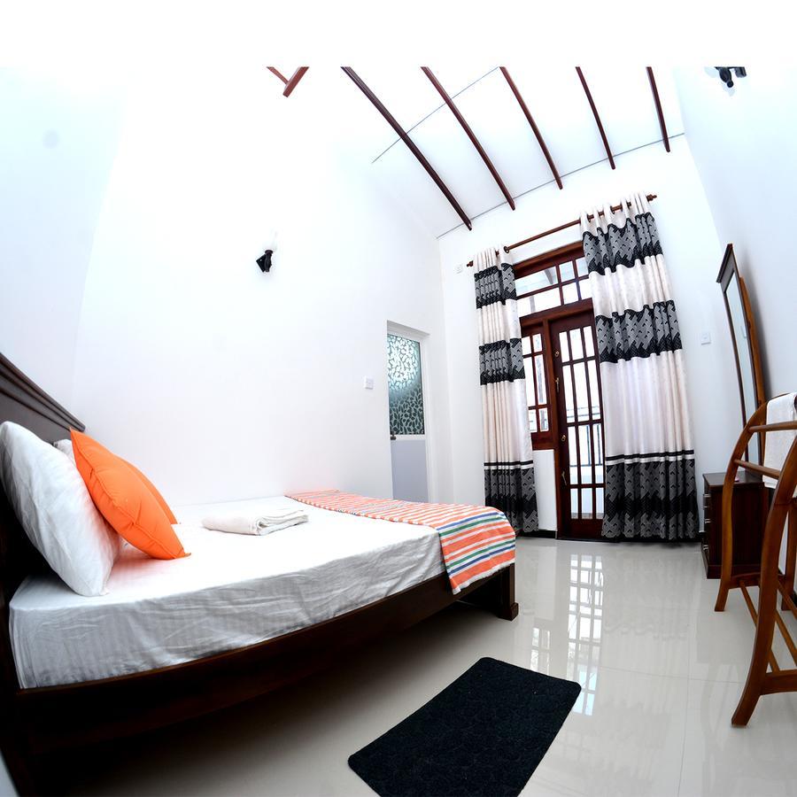 Reshani Guest House เนกอมโบ ภายนอก รูปภาพ